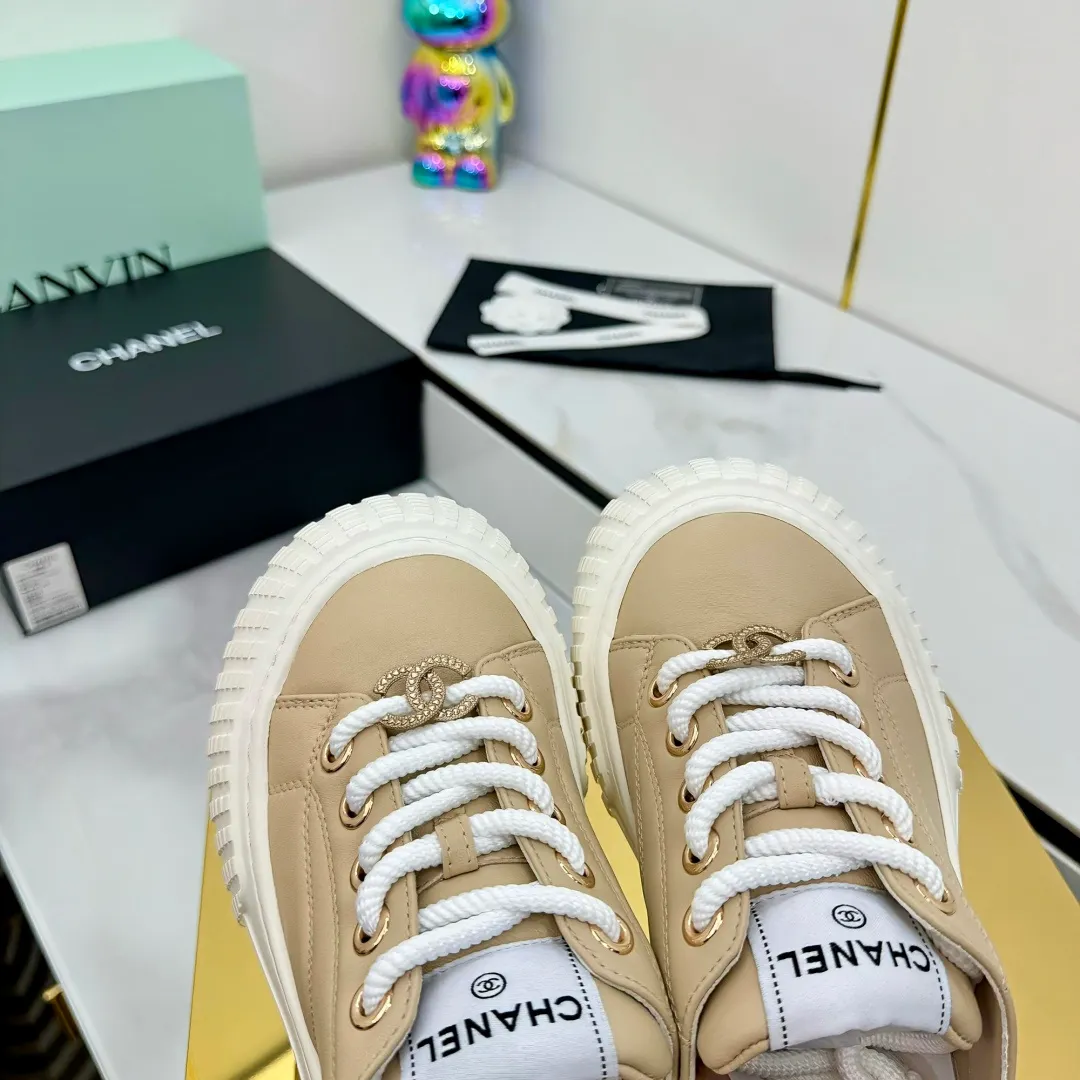 👟👟Ex-factory price 620👟👟 Chanel bread shoes ~ original calfskin panda shoes Chanel 25C latest hot style panda black and white sports shoes casual sneakers Xiaoxiang hot item classic black and white panda color coco girls must pay Fabric: original custom mixed sheepskin lining: original imported breathable mesh lining outsole: Original molded rubber + TPU combination Size: Women's 35-41 👉 👉 👉